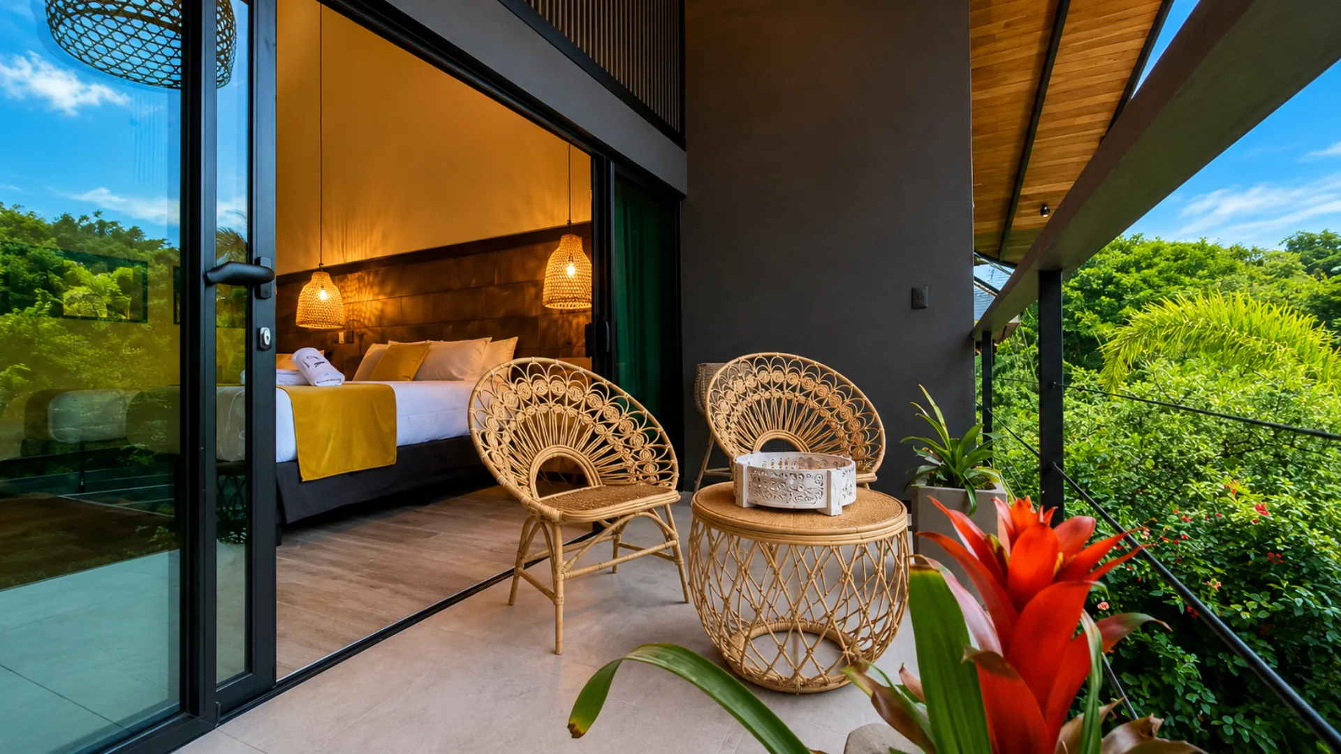 Furnished Superior Master Room terrace facing the garden